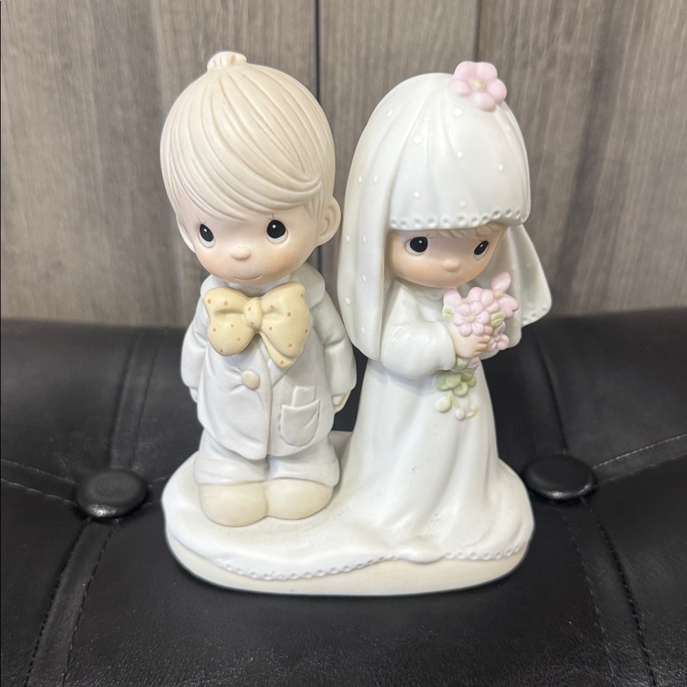 Precious Moments The Lord Bless You & Keep You Bride & Groom Ceramic Figurine